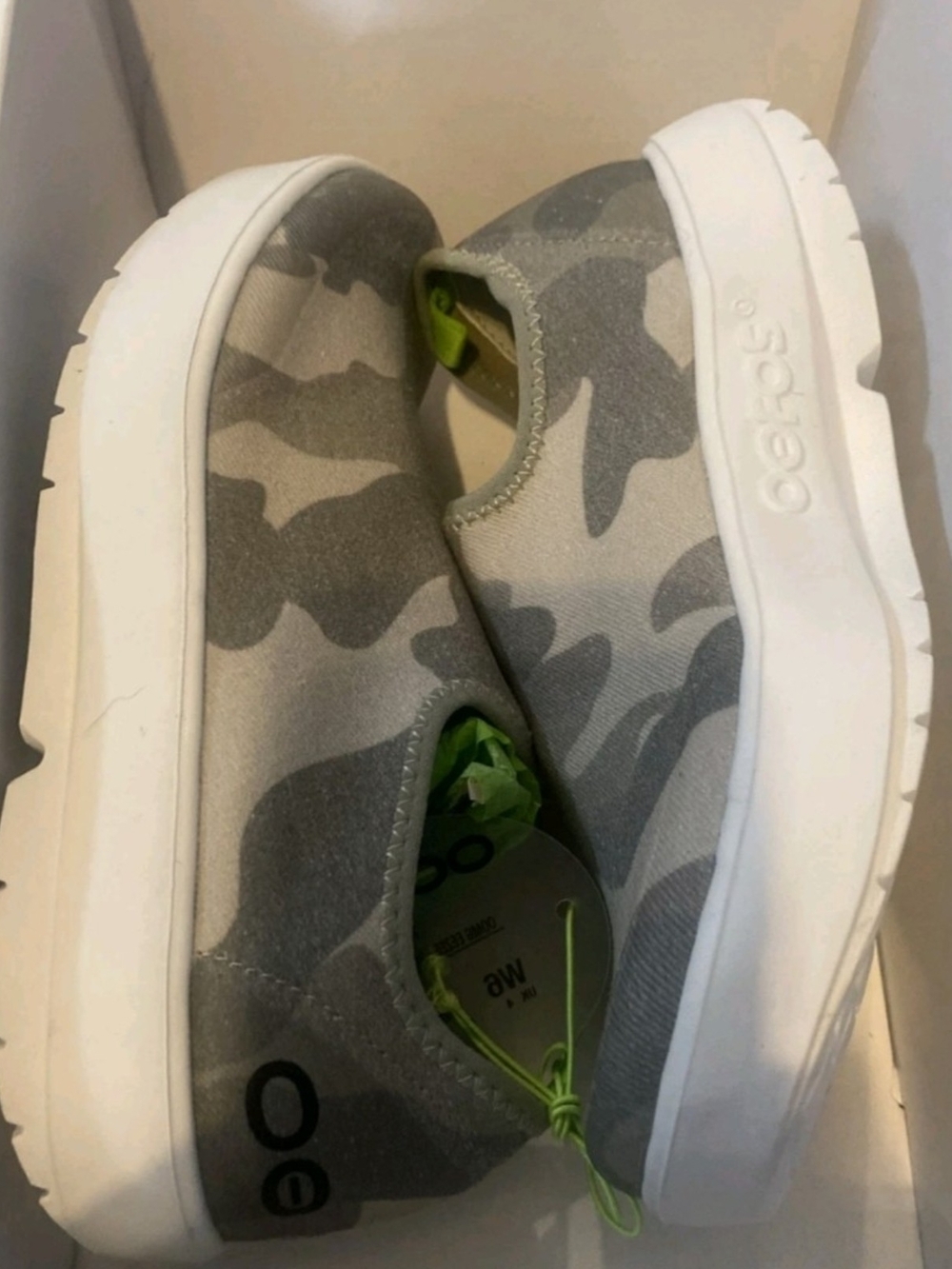 OOFOS Women's CAMO OOmg eeZee Low recovery slip-on shoes